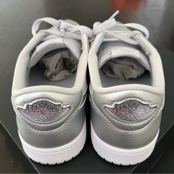 ✔️New✔️NIKE Air Jordan 1 Retro Low OG \'Metallic Silver\' main image 9